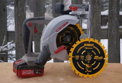 Фото 1- Акумуляторна циркулярна пилка Crown CT25002-165HX