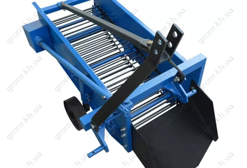 Фото 1- Картофелевыкапыватель транспортерный ДТЗ-1Т-50