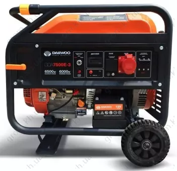 Фото 1- Бензиновый генератор Daewoo GDA 7500E-3