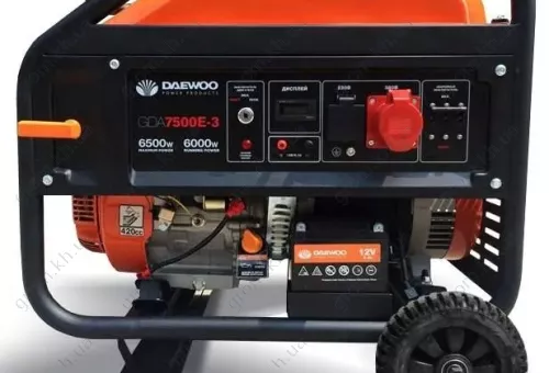 Фото 1- Бензиновый генератор Daewoo GDA 7500E-3