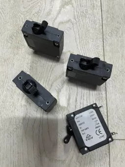 Фото 1- Автомат напряжения для генератора