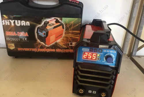 Фото 1- Сварочный инвертор Shyuan MMA 250A кейс