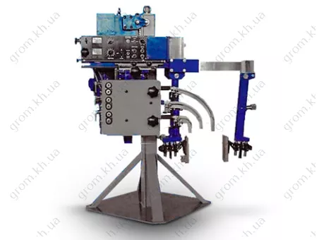 Фото 1- Сварочный аппарат Патон А 535 (для электрошлаковой сварки)