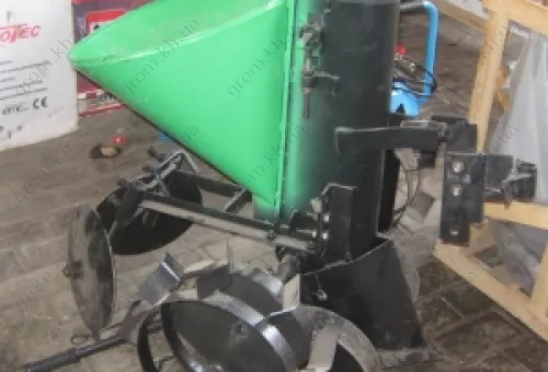 Фото 1- Картофелесажалка Булат без бункера для внесения удобрений