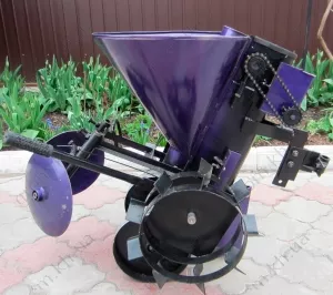 Фото 1- Картоплесаджалка Булат КСМ-2 без бункера для внесення добрив