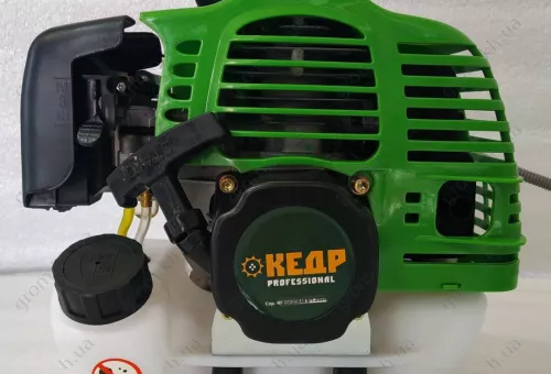 Фото 1- Бензокоса Кедр БГ-4700