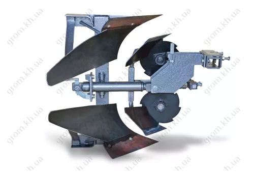 Фото 1- Плуг оборотный с предплужниками и подрезным диском ПО-1пд