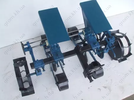 Фото 1- Сеялка точного высева СТВТ-2