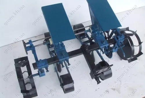 Фото 1- Сеялка точного высева СТВТ-2