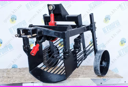 Фото 1- Картоплекопалка гуркотлива Мотор Січ КВГ-1В