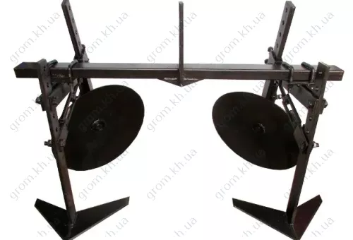 Фото 1- Дисковий окучник на подвійному зчіпці з пропільником Ø350 на подвійному підшибнику