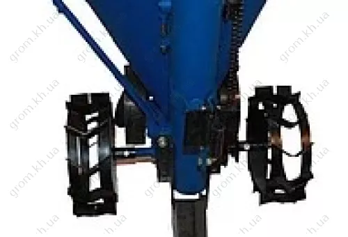 Фото 1- Картоплесаджалка бункерна (на подвійному ланцюзі)